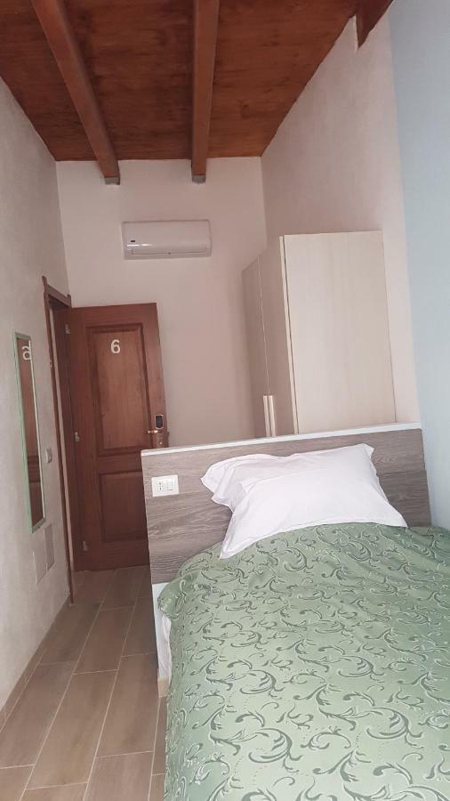 Boutique Oriente Express Hotel Cagliari Exterior photo